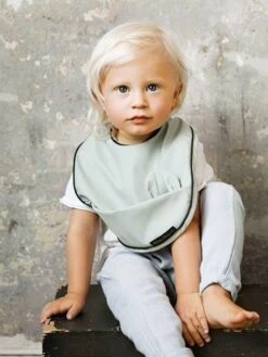 Bavoir Avec Poche ELODIE DETAILS Vert Pâle/lapin (mineral Green - Elodie Details -Petite Vie Soldes bavoir avec poche elodie details 2