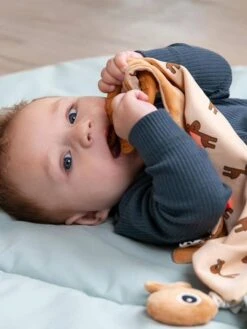 Doudou Plat Attache Sucette - DONE BY DEER Moutarde - Done By Deer -Petite Vie Soldes doudou plat attache sucette done by deer 1