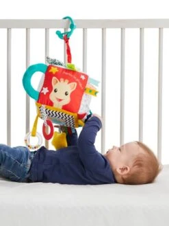 Grand Cube D'Activités Sophie La Girafe - VULLI Multicolore - Sophie La Girafe -Petite Vie Soldes grand cube dactivites sophie la girafe vulli 4