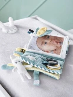 Livre Photos Et Activités Lapin Vert - Vertbaudet -Petite Vie Soldes livre photos et activites lapin 2