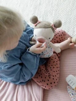 Poupée LITTLE DUTCH Bébé Rosa Et Ses Accessoires Rose - Little Dutch -Petite Vie Soldes poupee little dutch bebe rosa et ses accessoires 5