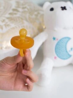 Sucette à Bout Rond Tout Latex 6 Mois+ SUAVINEX Naturel - Suavinex -Petite Vie Soldes sucette a bout rond tout latex 6 mois suavinex 3