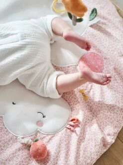 Tapis D'éveil Avec Arches VOYAGE AU PAYS ROSE Rose - Vertbaudet -Petite Vie Soldes tapis deveil avec arches voyage au pays rose 2