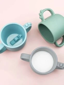 Tasse à 2 Poignées DONE BY DEER Peekaboo Crocodile En Silicone Vert - Done By Deer -Petite Vie Soldes tasse a 2 poignees done by deer peekaboo crocodile en silicone 3